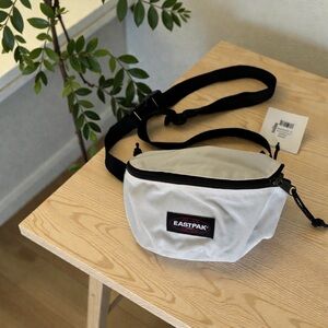 NWT Eastpak White and Black Crossbody Bag - Athleisure, Y2K, Unisex Belt Bag